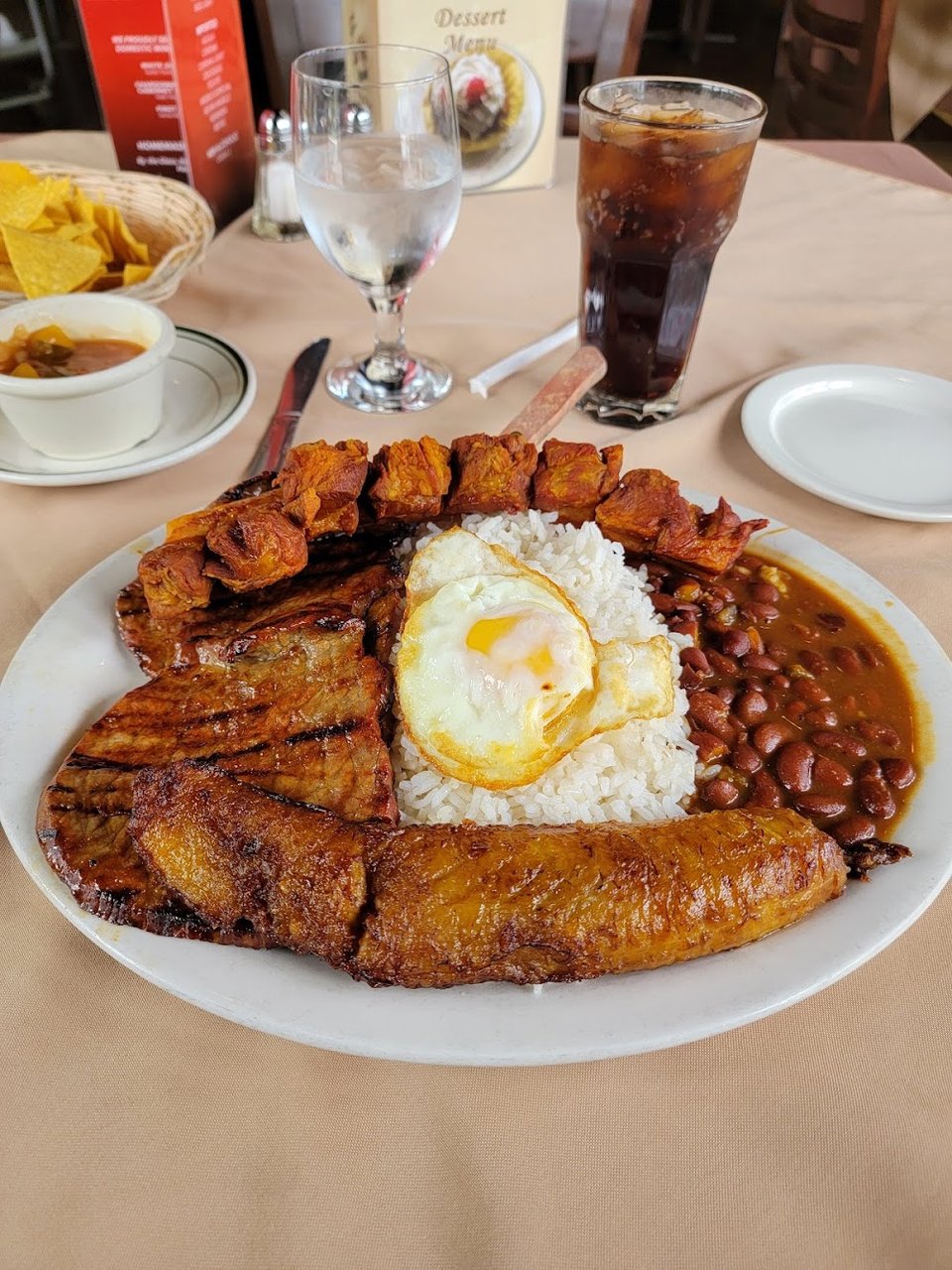 La Bandeja Paisa O Montanera